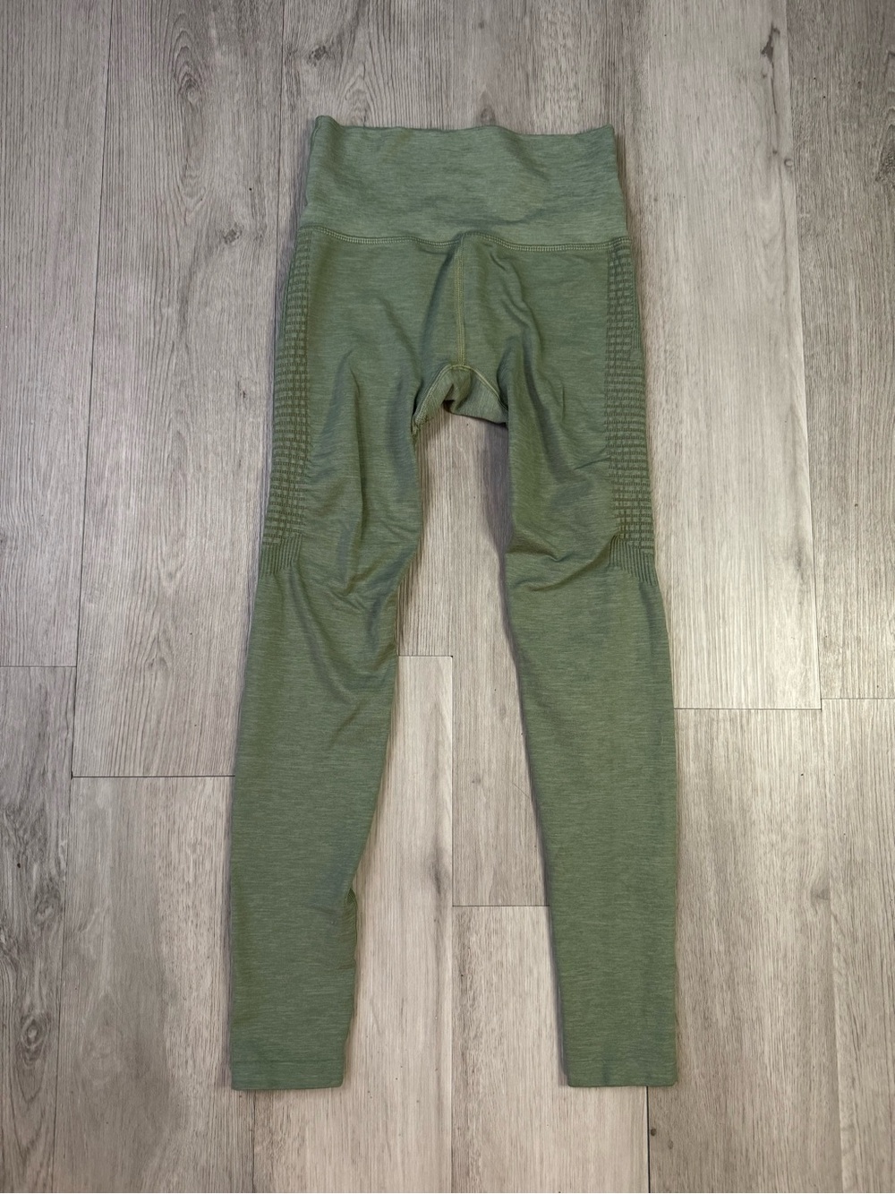 Alphalete Leggings Womens Sage Green High Rise Yoga Workout Gym Pants Small